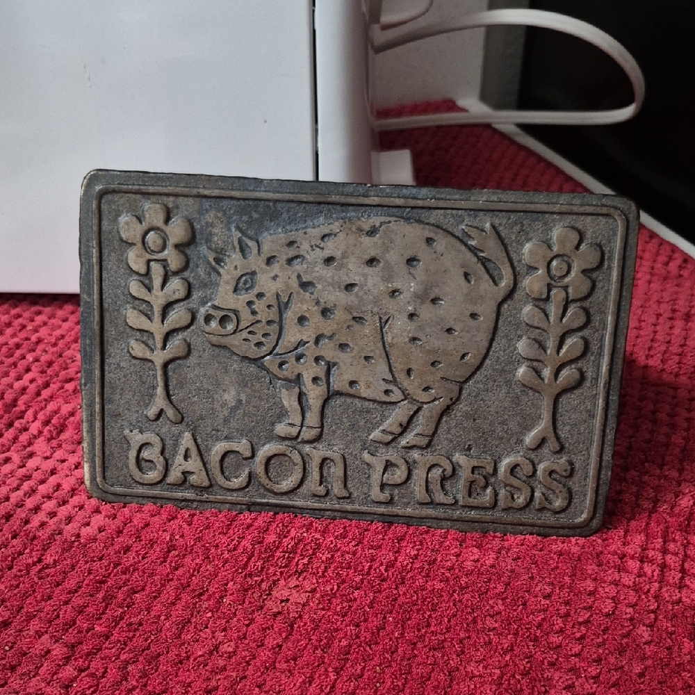 Taylor Gray Metal Accent Decor with Antique Finish